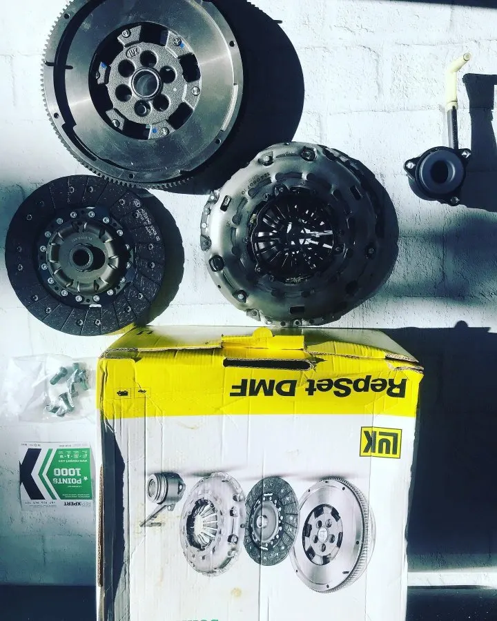 Kit de volante bimasa y embrague